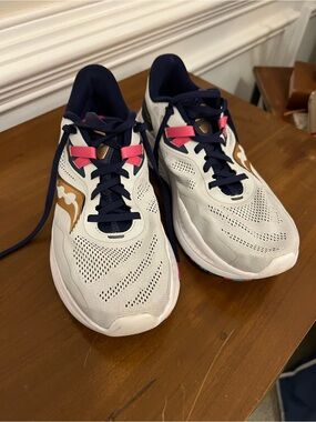 Saucony White Running Sneakers with Navy and Pink Accents